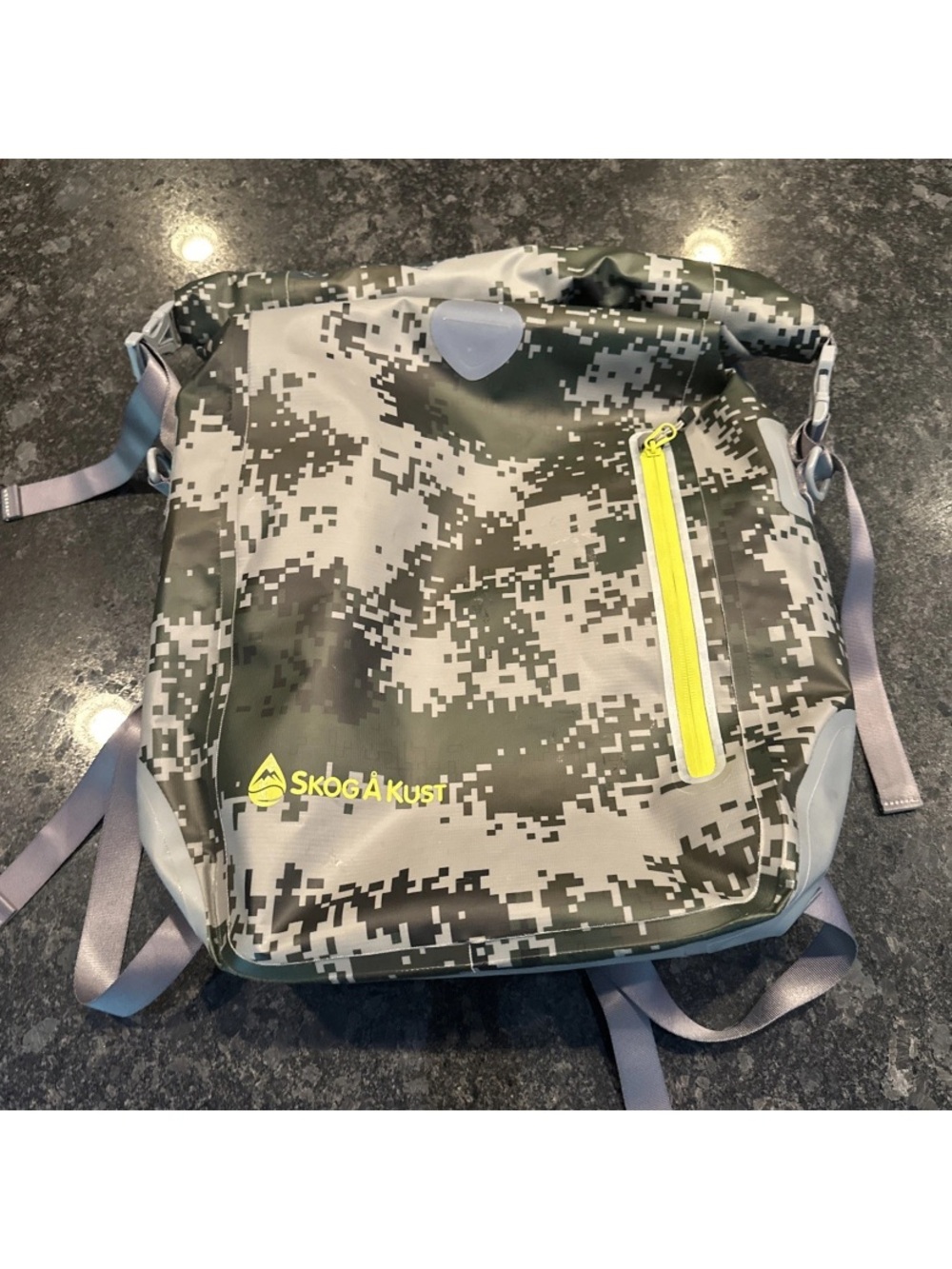 *Skog Å Kust BackSåk Waterproof Floating Digi Camo Backpack Exterior Pocket Bag